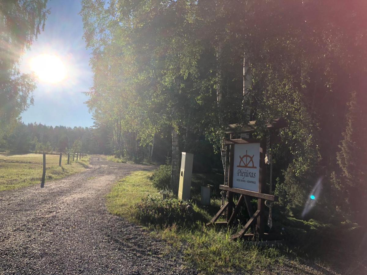 Piejuras Nams Ķesterciems Exterior foto